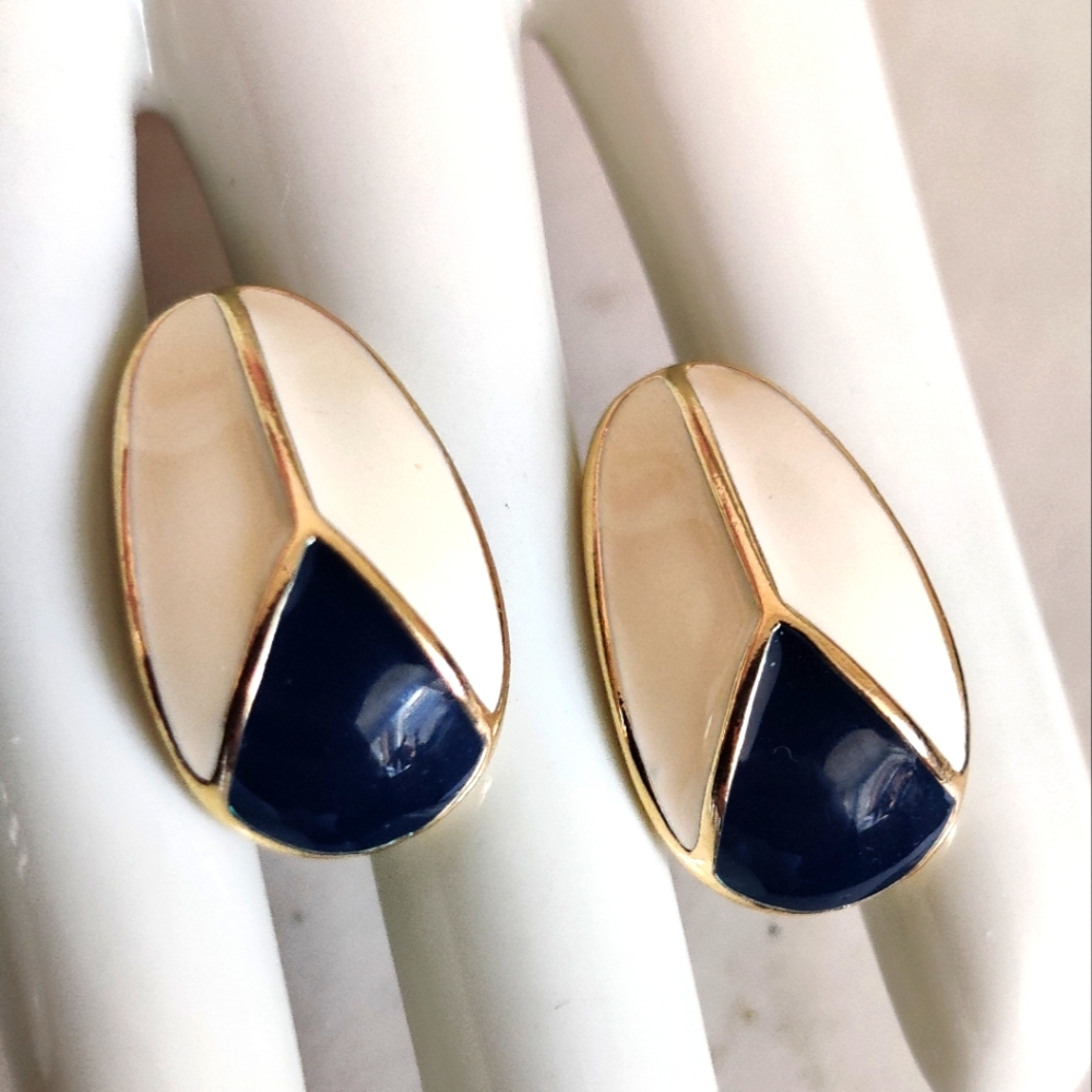 Vintage Modernist Trifari Earrings